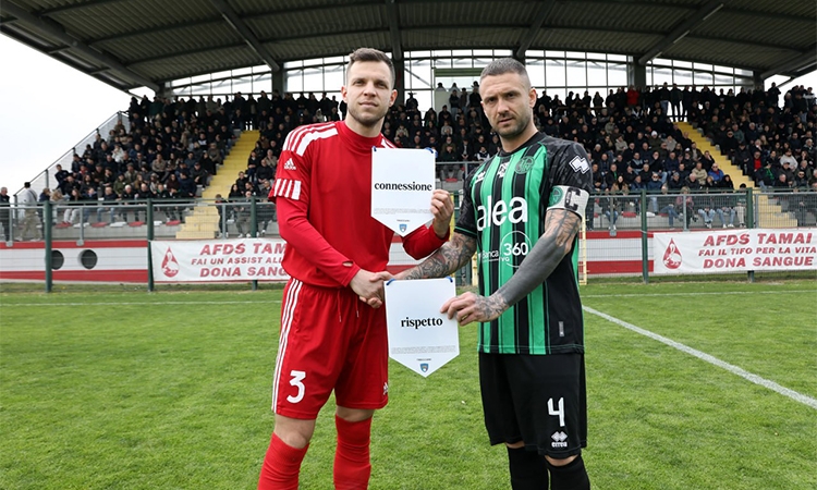 I club in campo contro il razzismo